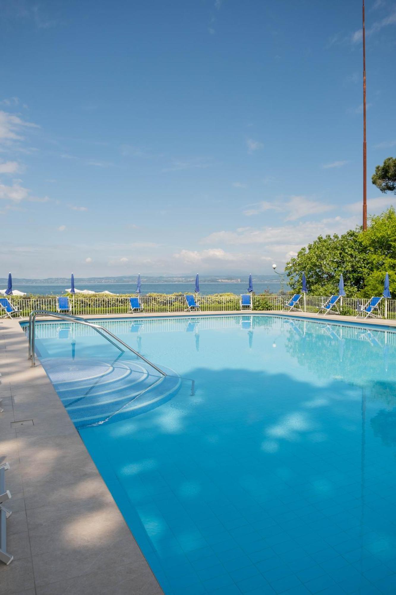 Hotel Vela D'Oro Dependence Bardolino Exteriör bild