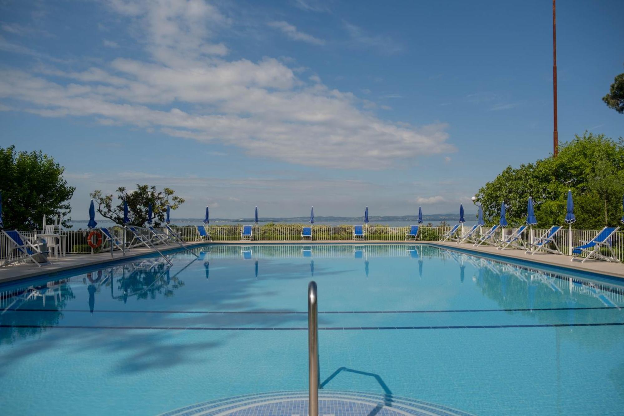 Hotel Vela D'Oro Dependence Bardolino Exteriör bild