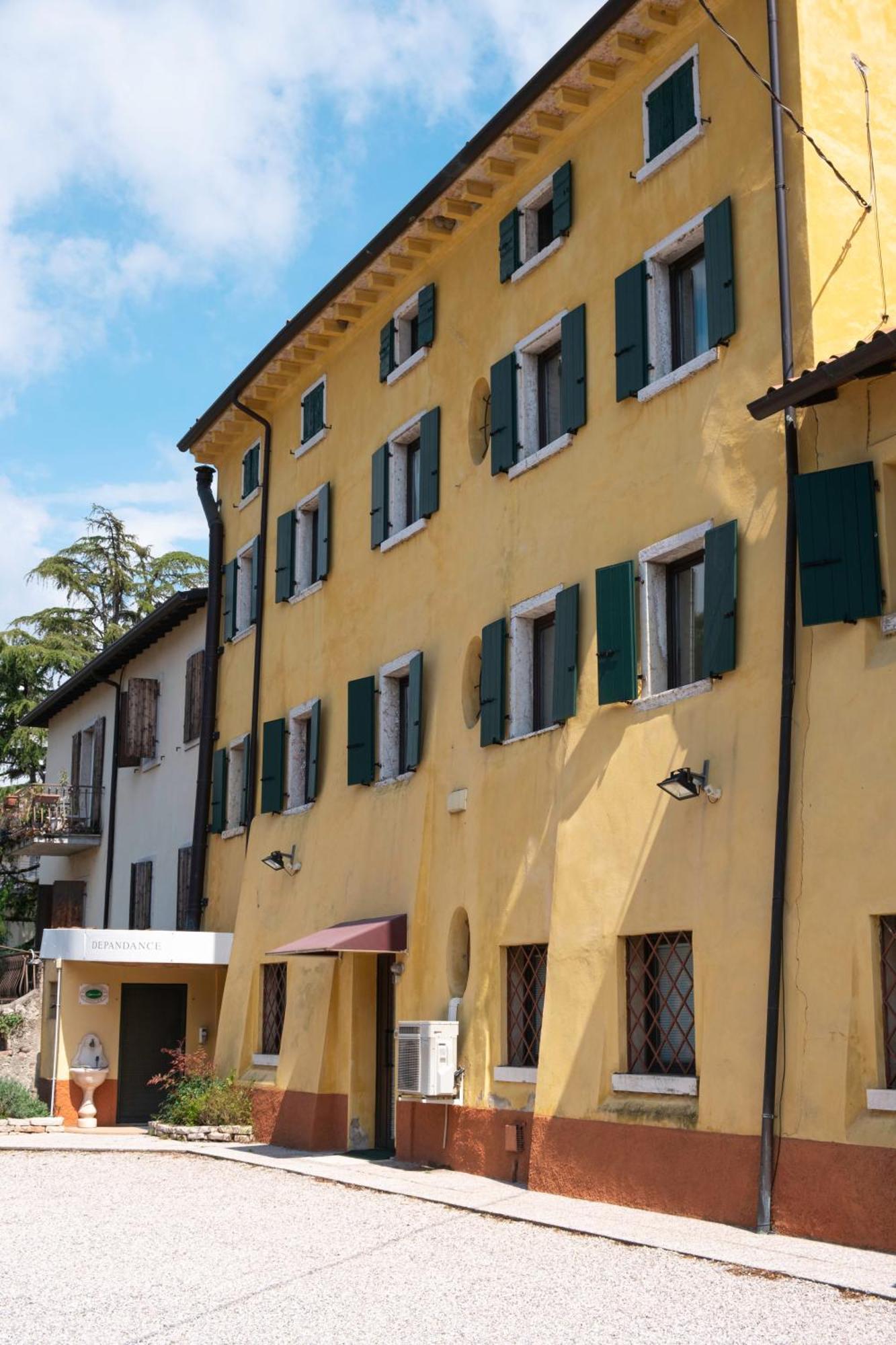 Hotel Vela D'Oro Dependence Bardolino Exteriör bild