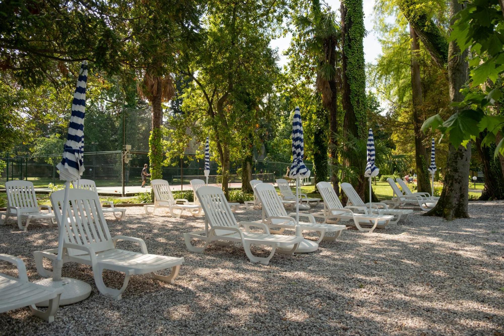 Hotel Vela D'Oro Dependence Bardolino Exteriör bild