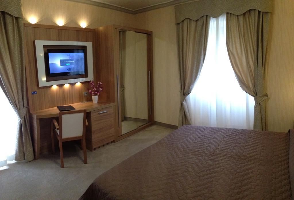Hotel Vela D'Oro Dependence Bardolino Exteriör bild