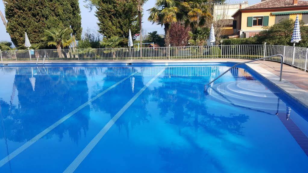 Hotel Vela D'Oro Dependence Bardolino Exteriör bild