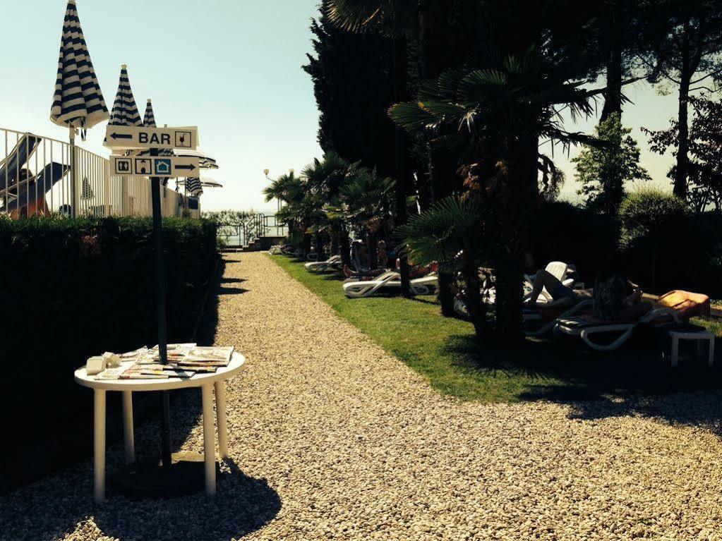 Hotel Vela D'Oro Dependence Bardolino Exteriör bild