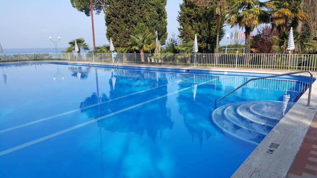 Hotel Vela D'Oro Dependence Bardolino Exteriör bild