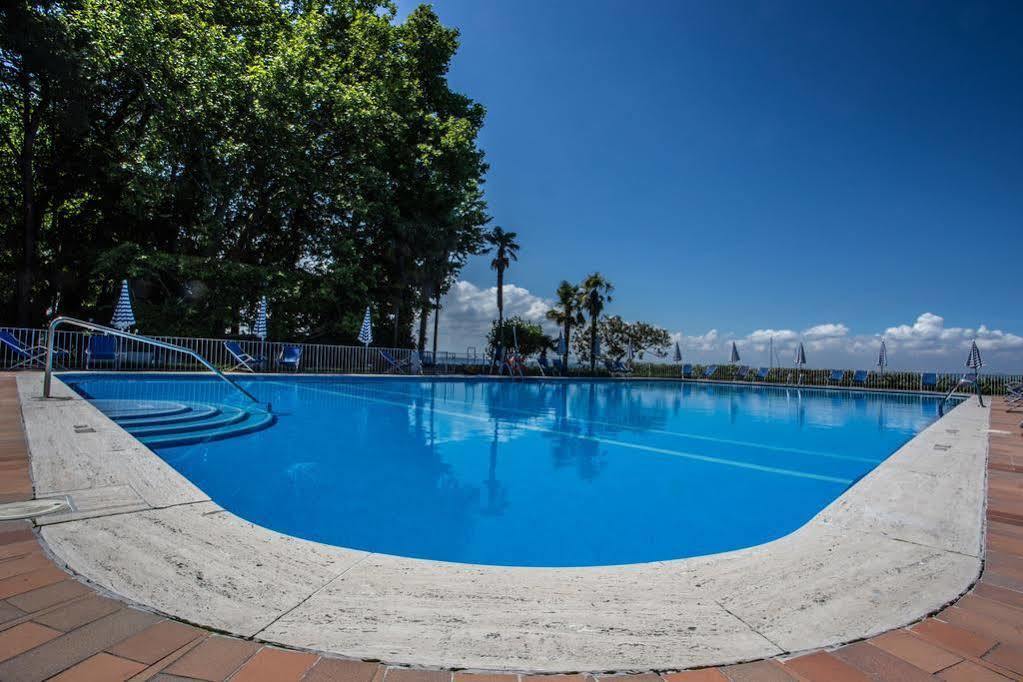 Hotel Vela D'Oro Dependence Bardolino Exteriör bild