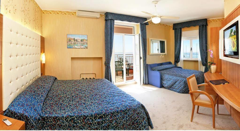 Hotel Vela D'Oro Dependence Bardolino Exteriör bild